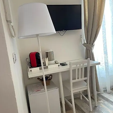 Couette-café Relais Medea 3*