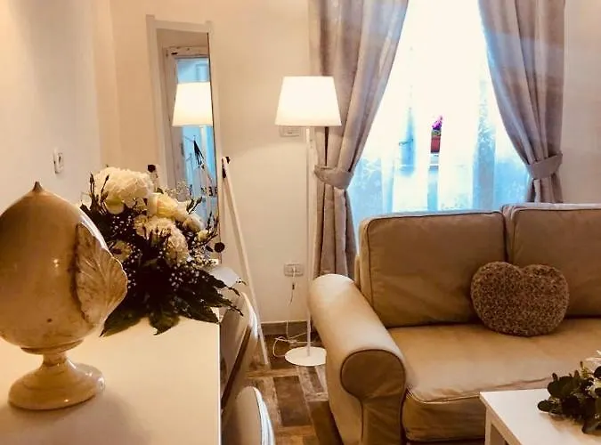Relais Medea 住宿加早餐酒店 圣焦尔焦约尼科